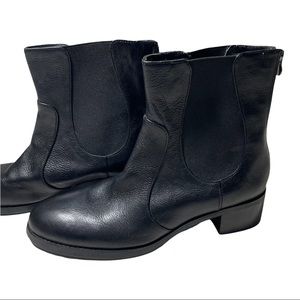 Women’s Etienne Aigner Leather Black
Boots Size 10